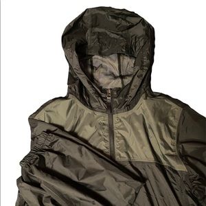 North Face wind breaker Size:XL (18/20)